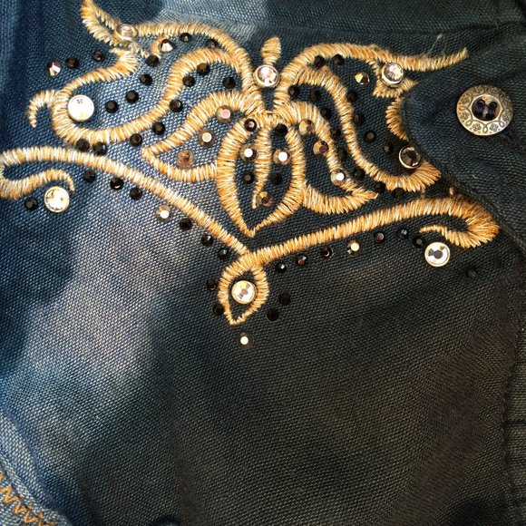 Miss Me Womens Sleeveless Embroidered Blouse Medium Blue Rhinestones Pearl Snap - Picture 8 of 10